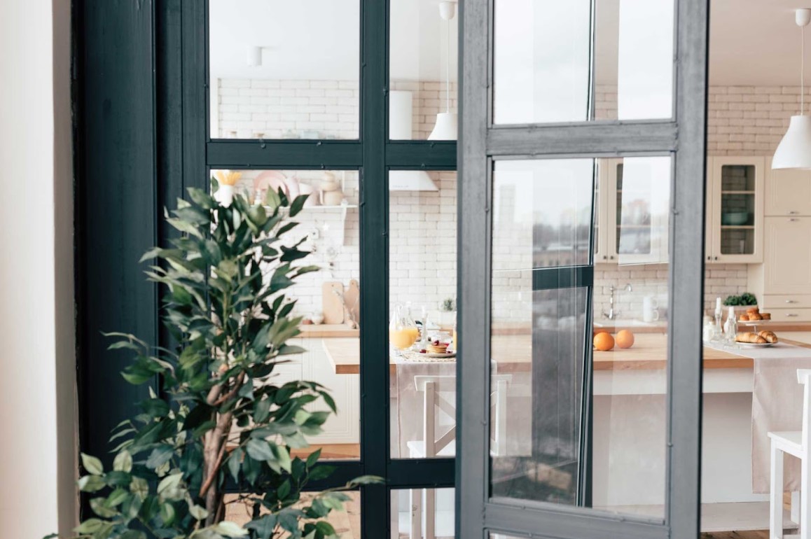 new window in Des Moines
