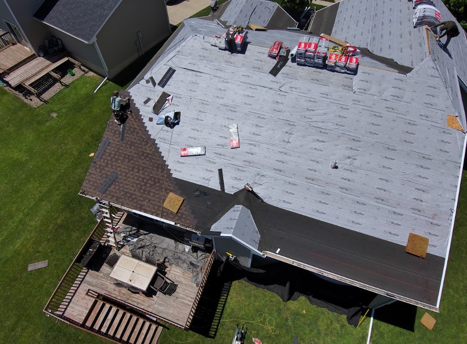 certified local roofing contractor in Waukee, IA