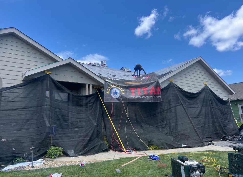 certified roofing contractor in Waukee, IA