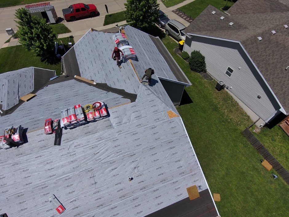 roofing contractor in Waukee, IA